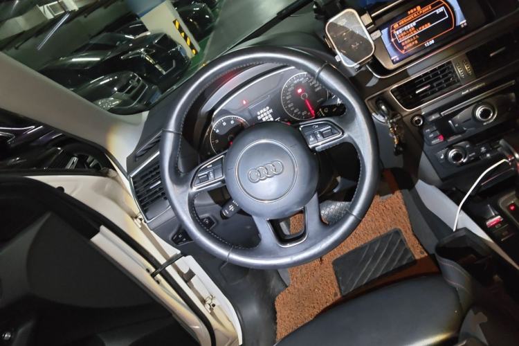 Used Audi Q5 2013 40 TFSI Technology Edition Steering Wheel