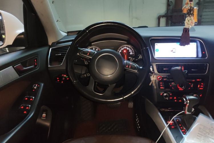 Used Audi Q5 2013 40 TFSI Technology Edition Steering Wheel