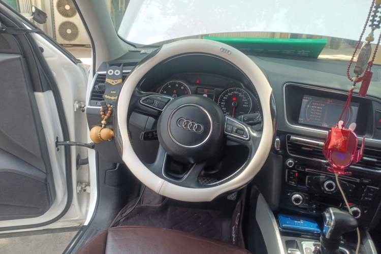 Used Audi Q5 2013 40 TFSI Technology Edition Steering Wheel