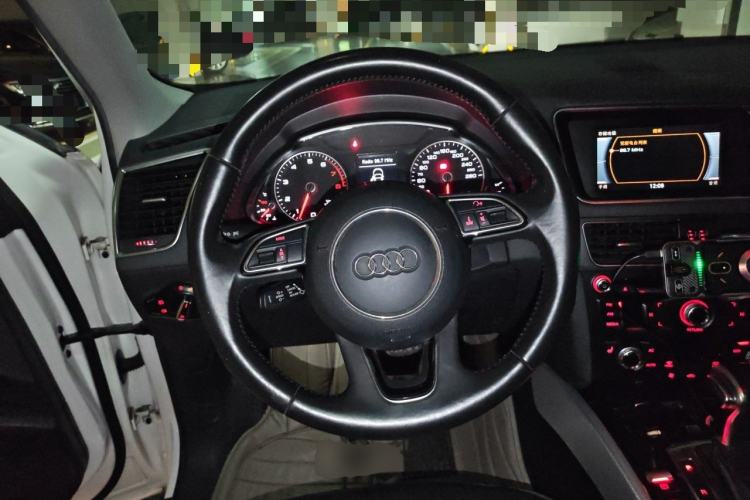 Used Audi Q5 2013 40 TFSI Technology Edition Steering Wheel