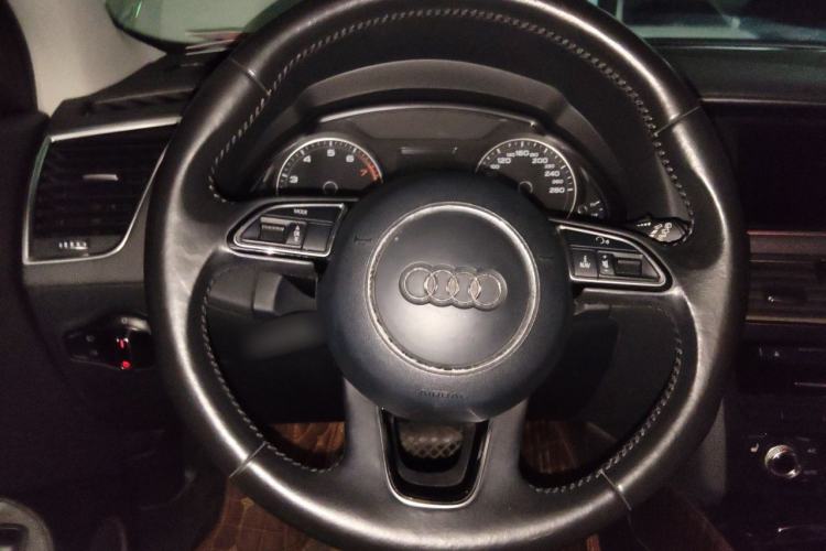 Used Audi Q5 2013 40 TFSI Comfort Edition Steering Wheel