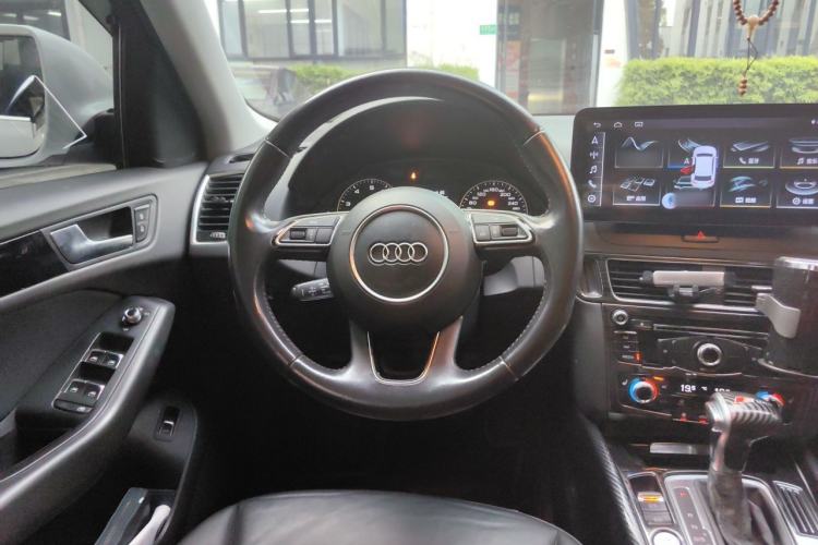 Used Audi Q5 2013 40 TFSI Technology Edition Steering Wheel