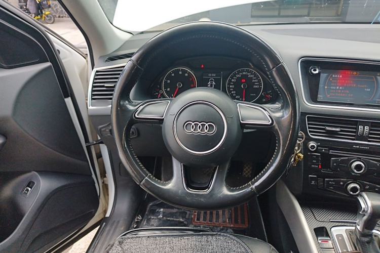 Used Audi Q5 2013 40 TFSI Ambition Steering Wheel