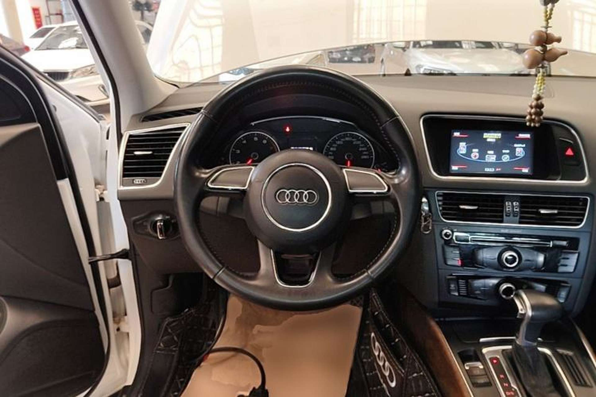 Used Audi Q5 2013 40 TFSI Ambition Steering Wheel