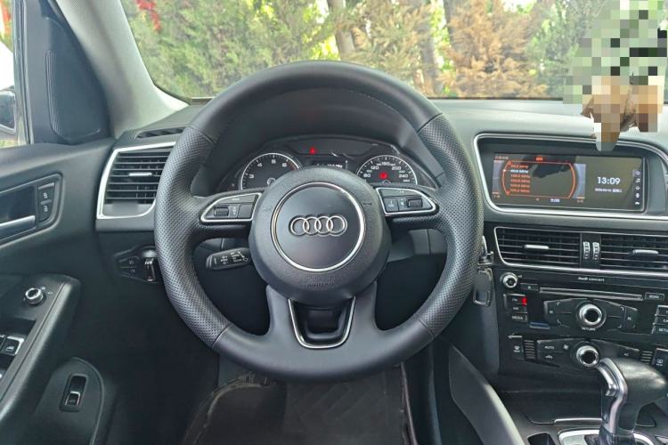 Used Audi Q5 2013 40 TFSI Ambition Steering Wheel