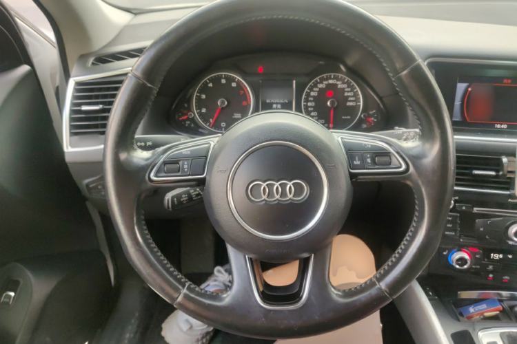 Used Audi Q5 2013 40 TFSI Technology Edition Steering Wheel
