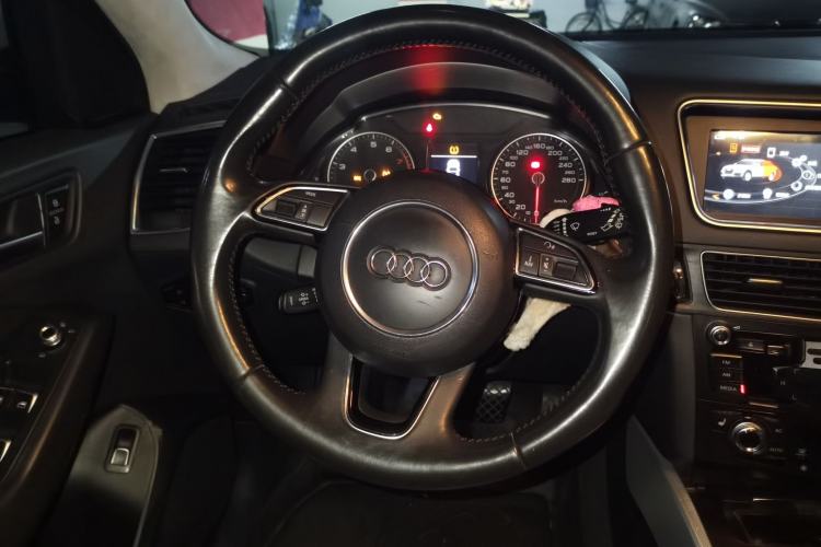 Used Audi Q5 2013 40 TFSI Technology Edition Steering Wheel