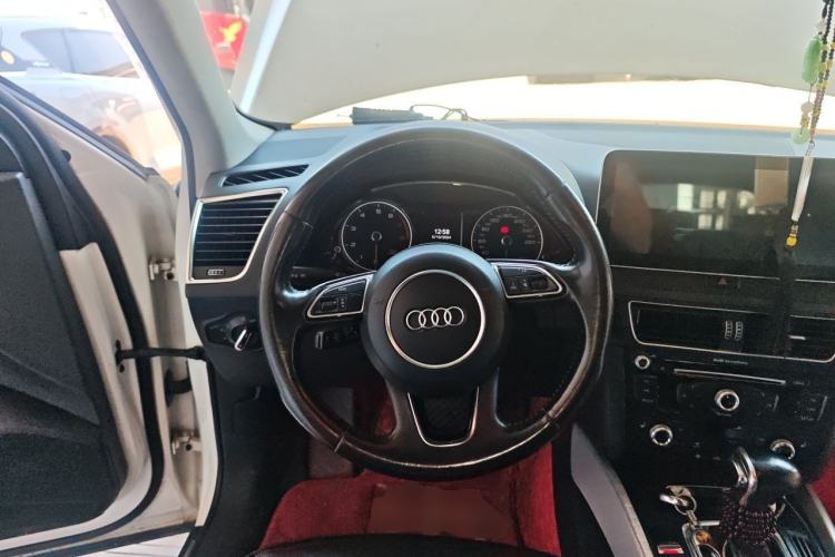 Used Audi Q5 2013 40 TFSI Technology Edition Steering Wheel