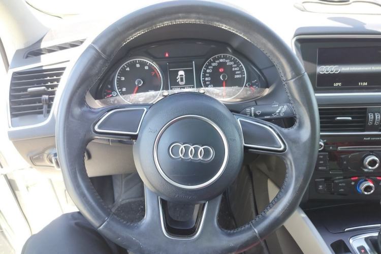 Used Audi Q5 2013 40 TFSI Ambition Steering Wheel