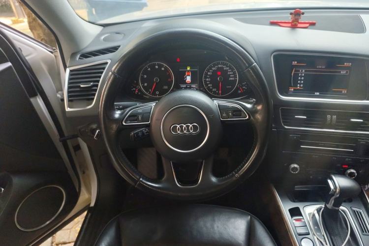 Used Audi Q5 2013 40 TFSI Comfort Edition Steering Wheel