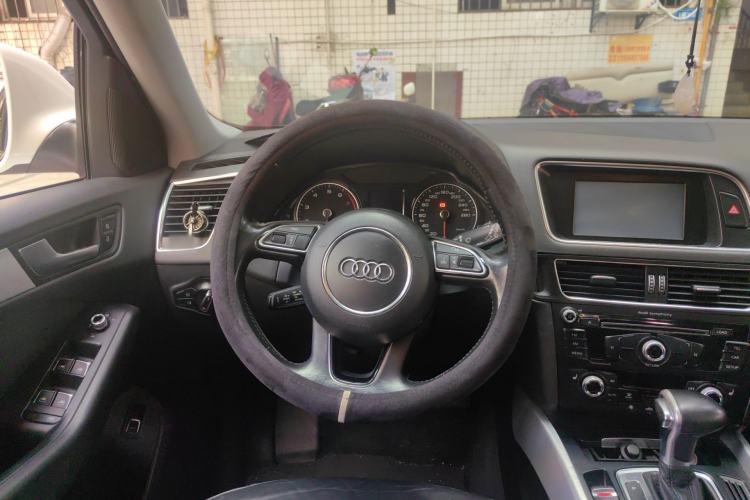 Used Audi Q5 2013 40 TFSI Technology Edition Steering Wheel