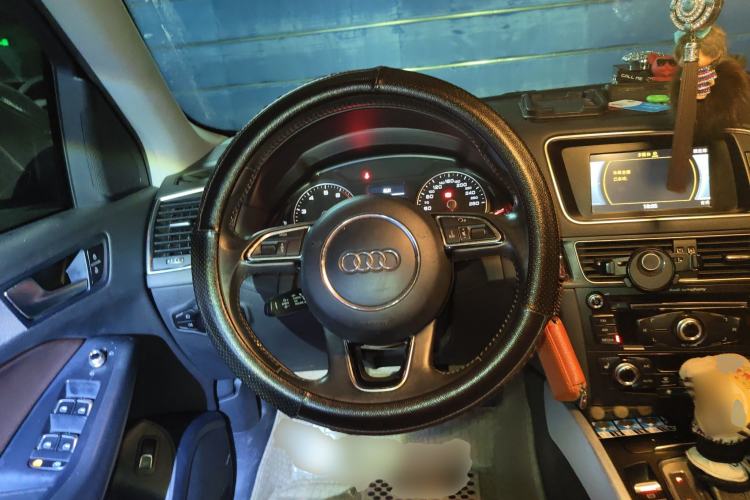 Used Audi Q5 2013 40 TFSI Technology Edition Steering Wheel