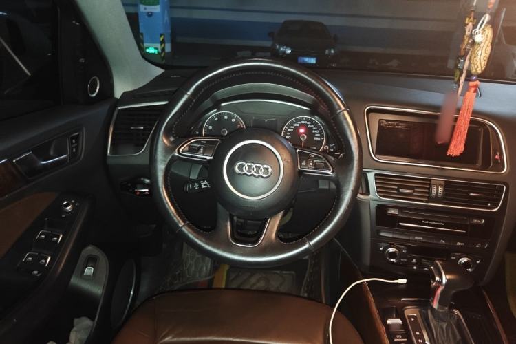 Used Audi Q5 2013 40 TFSI Comfort Edition Steering Wheel