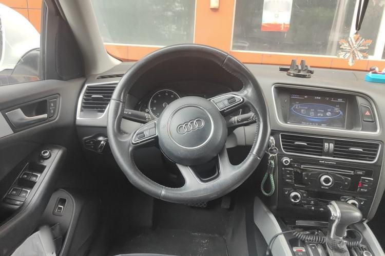 Used Audi Q5 2013 40 TFSI Technology Edition Steering Wheel