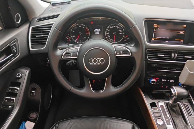 Used Audi Q5 2013 40 TFSI Comfort Edition Steering Wheel