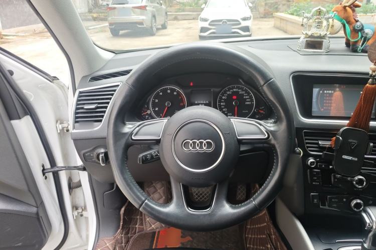 Used Audi Q5 2013 40 TFSI Ambition Steering Wheel