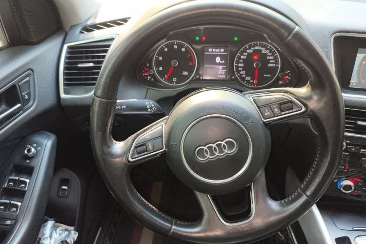 Used Audi Q5 2013 40 TFSI Technology Edition Steering Wheel