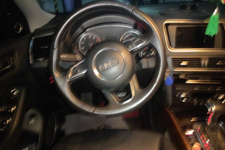Used Audi Q5 2013 40 TFSI Technology Edition Steering Wheel