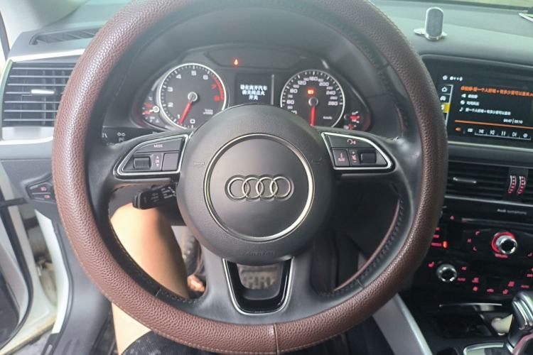Used Audi Q5 2013 40 TFSI Ambition Steering Wheel