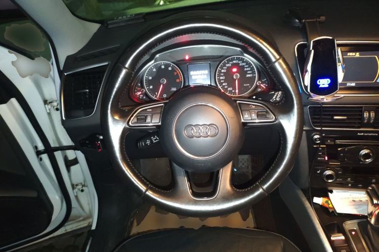 Used Audi Q5 2013 40 TFSI Technology Edition Steering Wheel