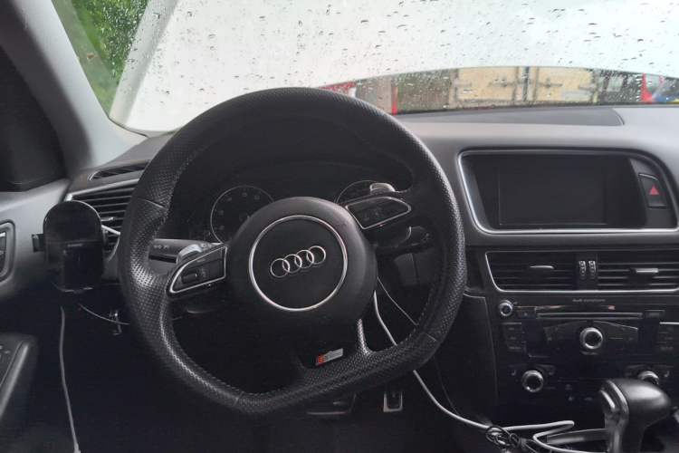 Used Audi Q5 2013 40 TFSI Technology Edition Steering Wheel