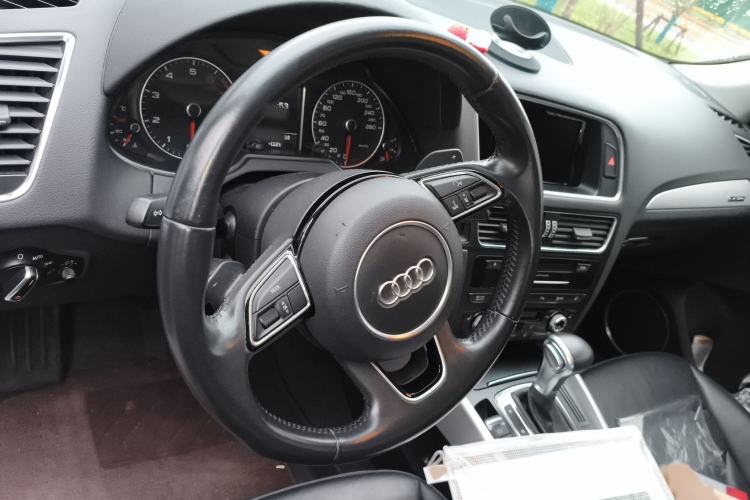 Used Audi Q5 2013 45 TFSI quattro Sport Edition Steering Wheel