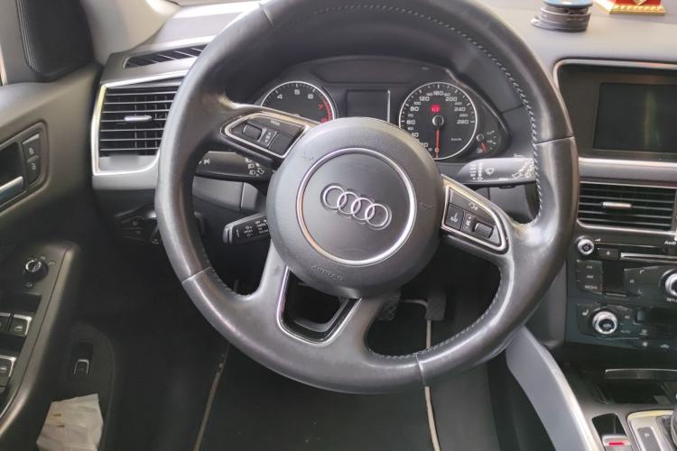 Used Audi Q5 2013 40 TFSI Technology Edition Steering Wheel