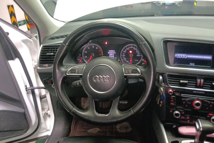 Used Audi Q5 2013 40 TFSI Technology Edition Steering Wheel