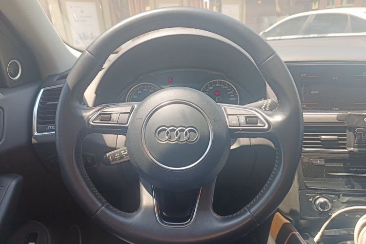 Used Audi Q5 2013 40 TFSI hybrid Steering Wheel