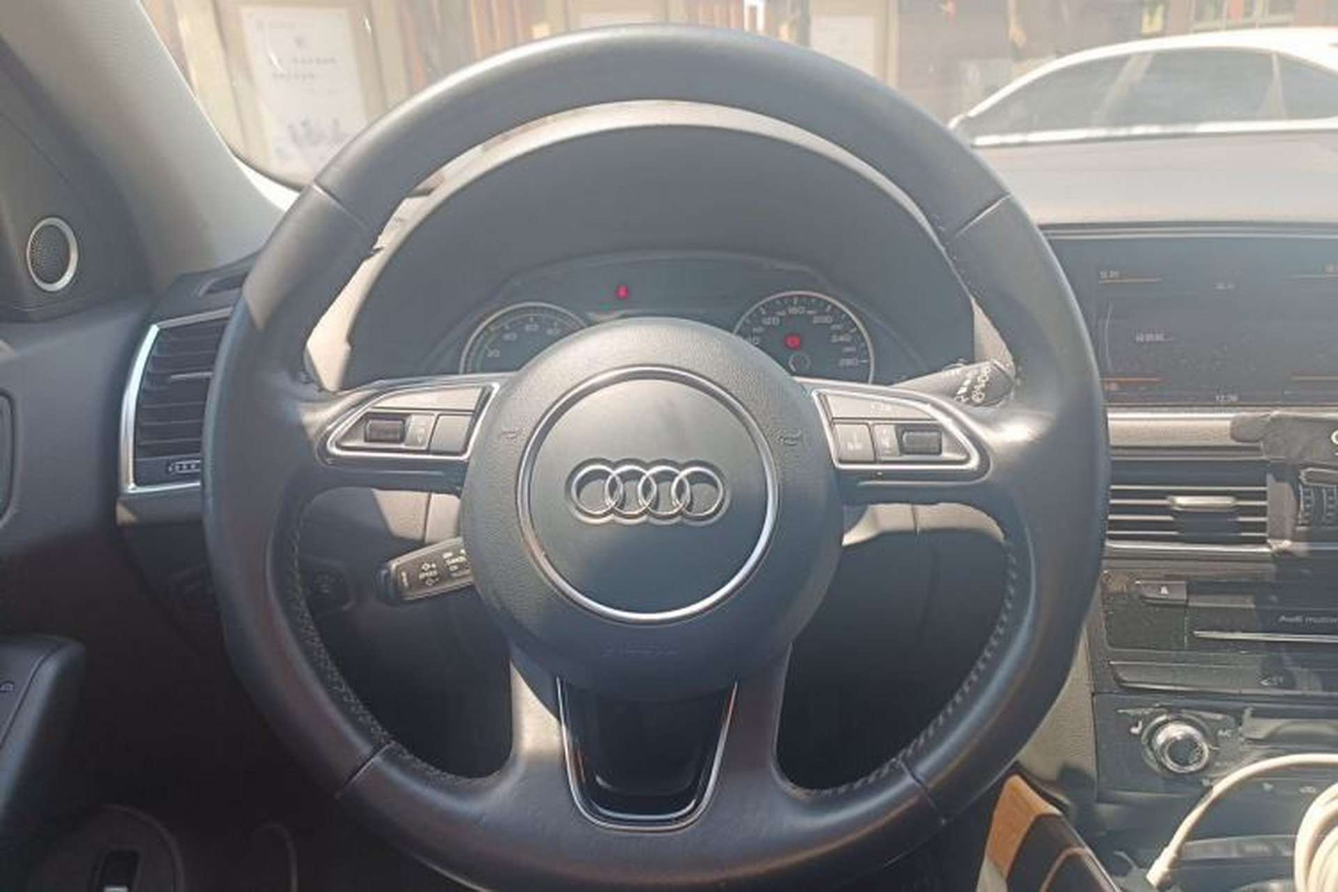 Used Audi Q5 2013 40 TFSI hybrid Steering Wheel