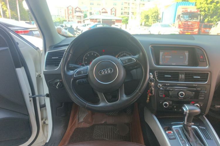 Used Audi Q5 2013 40 TFSI Technology Edition Steering Wheel