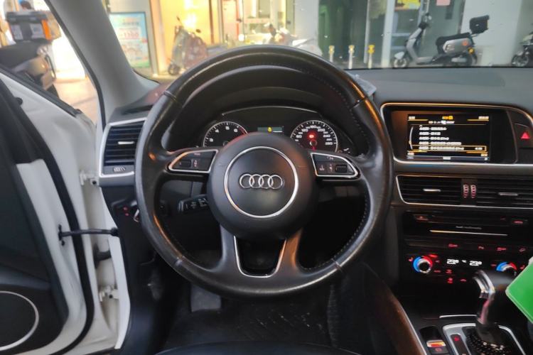 Used Audi Q5 2013 40 TFSI Comfort Edition Steering Wheel