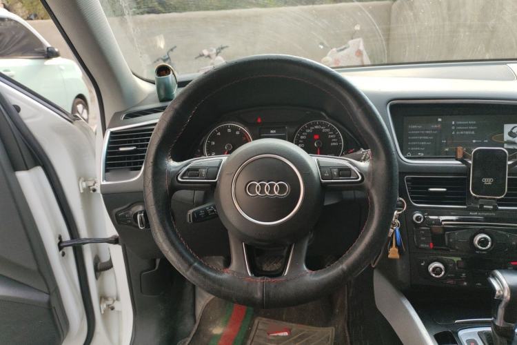 Used Audi Q5 2013 40 TFSI Technology Edition Steering Wheel
