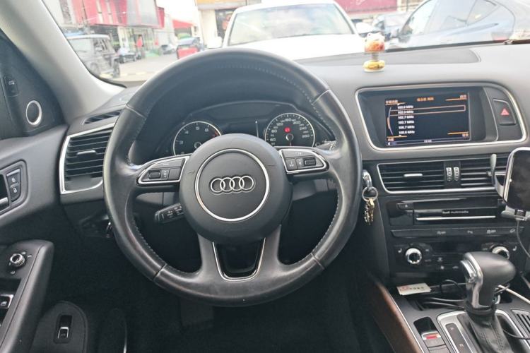 Used Audi Q5 2013 40 TFSI Comfort Edition Steering Wheel