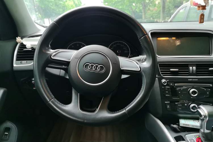 Used Audi Q5 2013 40 TFSI Ambition Steering Wheel