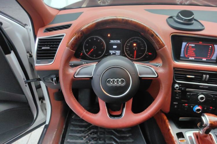 Used Audi Q5 2013 40 TFSI Ambition Steering Wheel