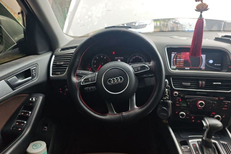 Used Audi Q5 2013 40 TFSI Technology Edition Steering Wheel