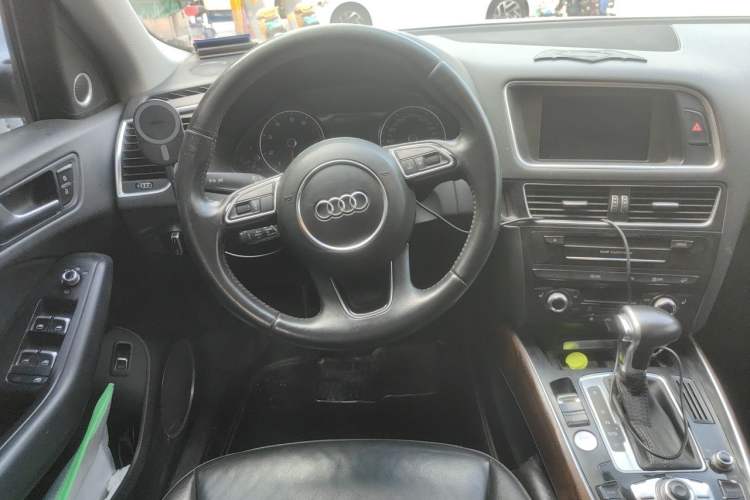 Used Audi Q5 2013 40 TFSI Ambition Steering Wheel