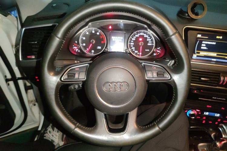 Used Audi Q5 2013 40 TFSI Comfort Edition Steering Wheel