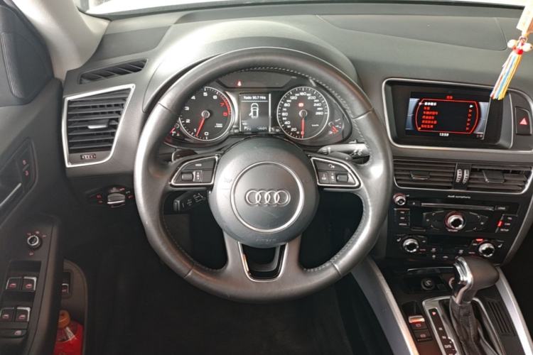 Used Audi Q5 2013 40 TFSI Technology Edition Steering Wheel