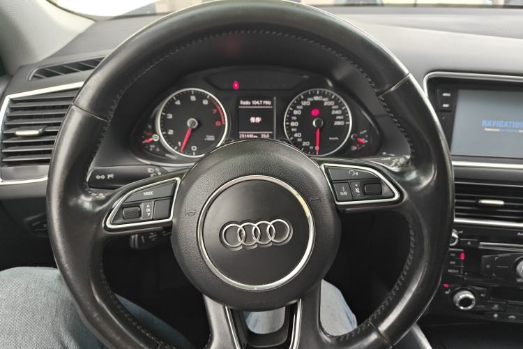 Used Audi Q5 2013 40 TFSI Technology Edition Steering Wheel
