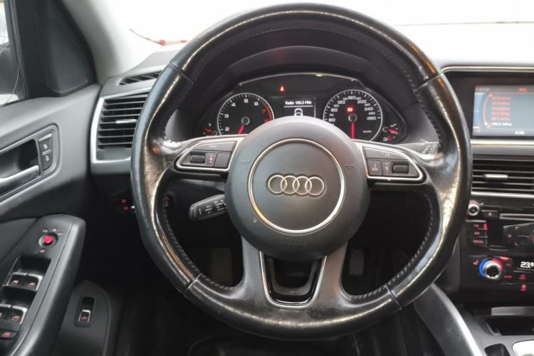 Used Audi Q5 2013 40 TFSI Technology Edition Steering Wheel