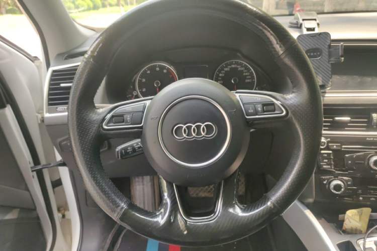 Used Audi Q5 2013 40 TFSI Technology Edition Steering Wheel