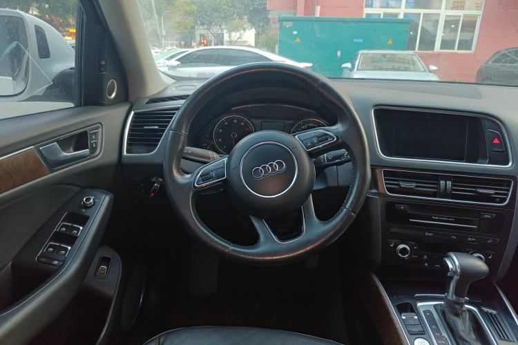 Used Audi Q5 2013 40 TFSI Comfort Edition Steering Wheel