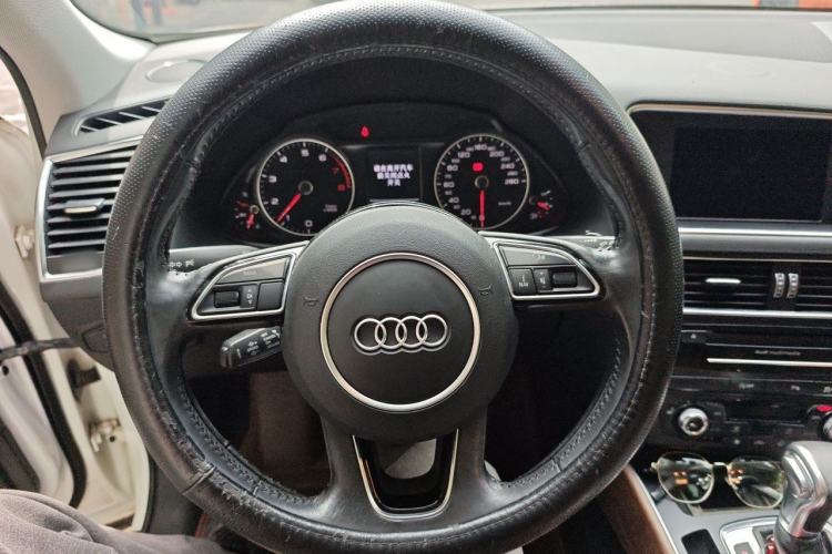 Used Audi Q5 2013 40 TFSI Comfort Edition Steering Wheel
