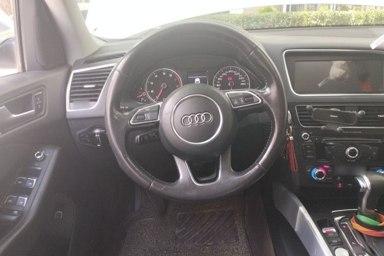 Used Audi Q5 2013 40 TFSI Technology Edition Steering Wheel