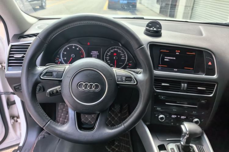 Used Audi Q5 2013 45 TFSI quattro Sport Edition Steering Wheel