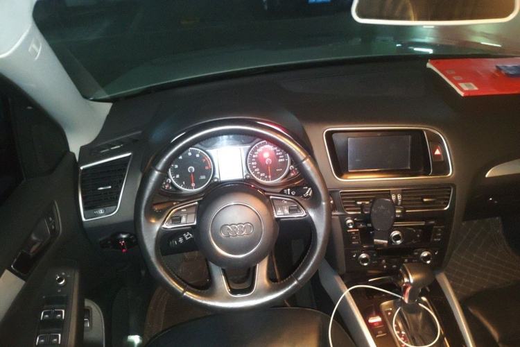 Used Audi Q5 2013 40 TFSI Technology Edition Steering Wheel