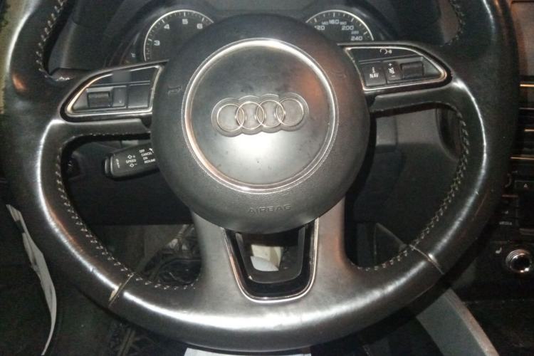 Used Audi Q5 2013 40 TFSI Technology Edition Steering Wheel