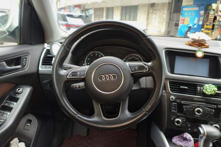 Used Audi Q5 2013 40 TFSI Technology Edition Steering Wheel